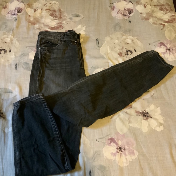 Pull-Ring Skinny Jeans ๐ | Forever 21 - Picture 10 of 11